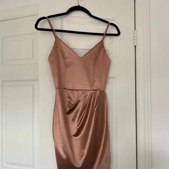 LULU’S CHAMPAGNE DRESS 🥂 (no longer sold) - Picture 4 of 5